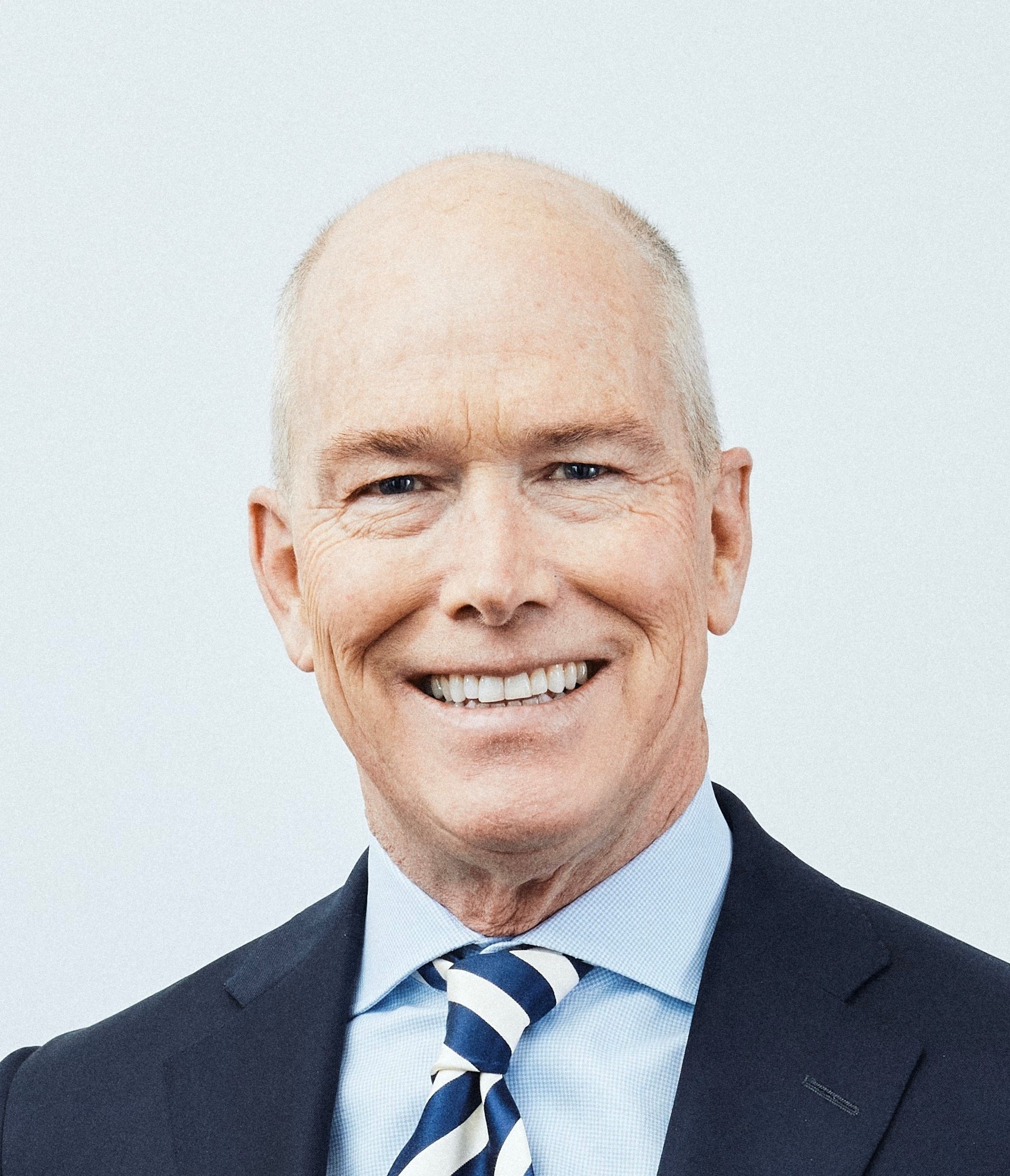 Headshot of Dr Robert Maloney