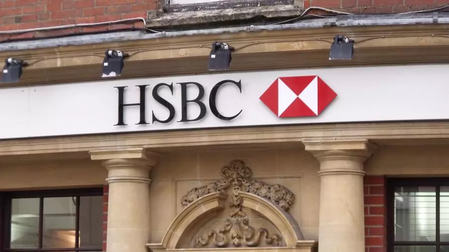 Image of HSBC bank sign on building