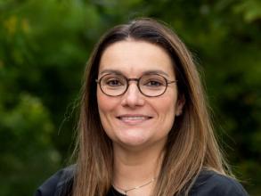 Dr Debbie Aitken headshot