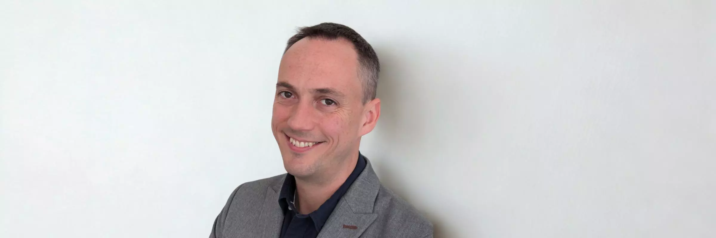 nick roesen headshot
